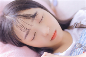 How Shanghai Men Break the Traditional Constraints of Emotional Expression